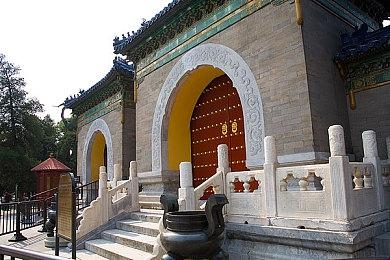 动身吧，褪色者！《艾尔登法环》今日发售！